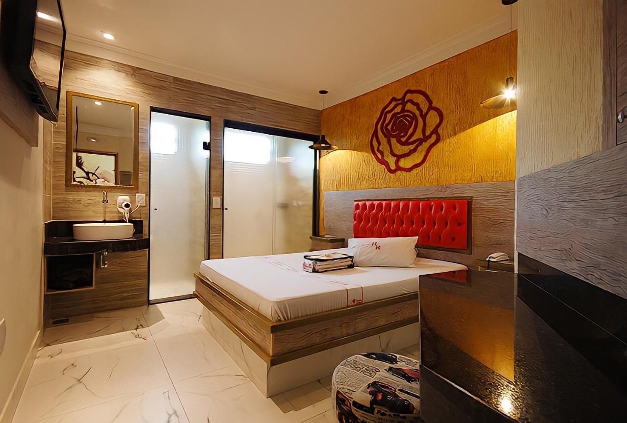 Red Rose & Hotel Franco da Rocha