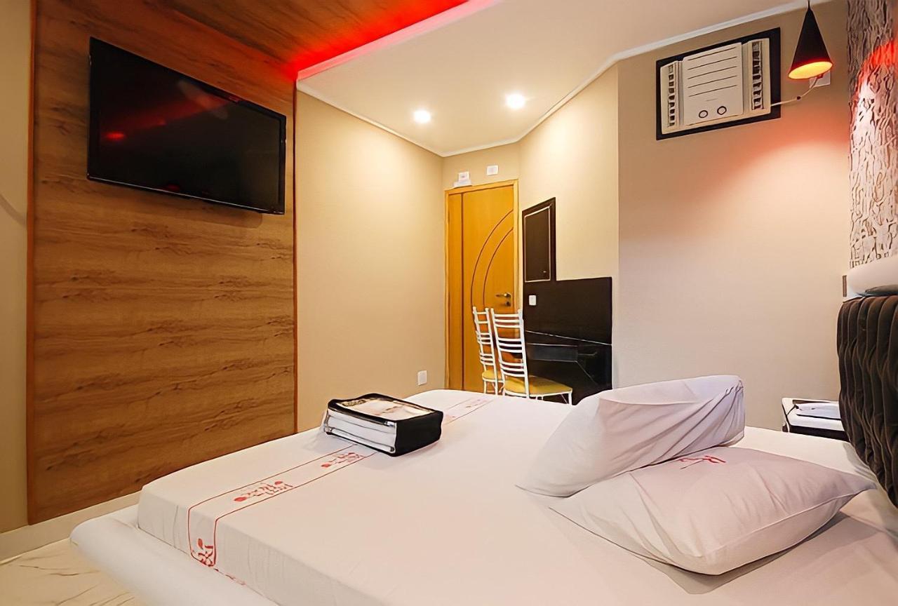 Hotel Red Rose &
